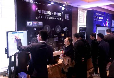 “龙妈”艾米莉亚·克拉克自曝曾患脑动脉瘤 两次手术险丧命，感悟生命与坚韧